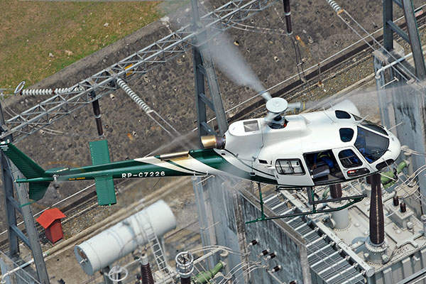 The AS350 B3e helicopter can fly at a maximum altitude of 7,010m. Image courtesy of Anthony Pecchi.